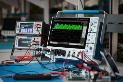 MSO44B-4-BW-200 | Oscilloscope Tektronix MSO44B 4 voies, 200 MHz, 12 bits, écran tactile 13.3'' 